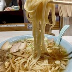 ちえちゃんラーメン - 多加水系の平打ち麺