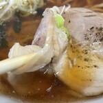 Himawari - 『ひまわりラーメン(しょうゆ)+胡椒』のチャーシュー