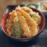 マルケイ食堂 - どれも衣感はちょうど良くサクサク食感。タレが少し甘かったかな〜ご飯の量は少ないので、大盛りでも軽く食べれますよ