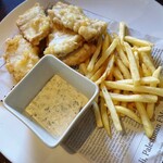 カネ保水産 - フィッシュ&チップス　タルタルかビネガーで。