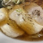 Himawari - 『ひまわりラーメン(しょうゆ)+胡椒』のチャーシュー