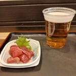 味の笛 - 生ビール３３０円＋鮪ブツ３５０円