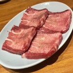 炭火焼肉ホルモンさわいし - 黒毛和牛特選タン