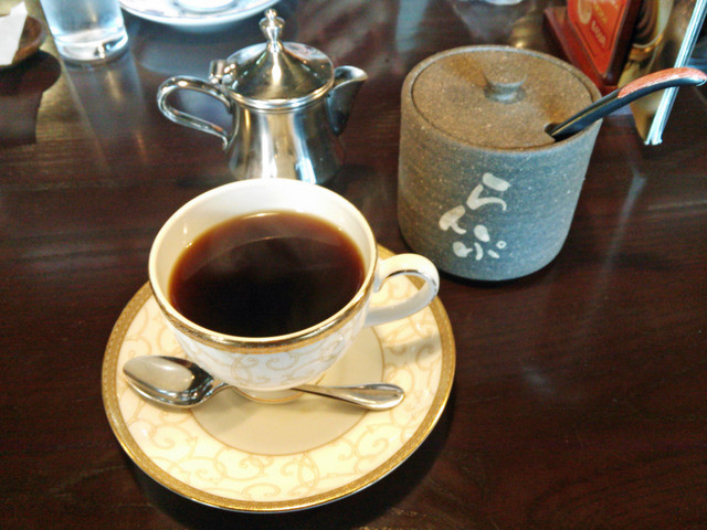 きゃんす しゃんす やんす らんぷ 刻 とき の止まった様な落ち着く店内でいただく香り高い珈琲を飲めば身も心もほっこりできます 完全分煙 By Noribeat 珈琲屋らんぷ 草津駒井沢店 栗東 喫茶店 食べログ