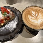 カフェと暮らしの雑貨店 fumi - 苺タルトとカフェラテ