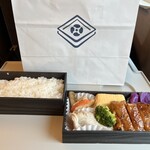 象印銀白弁当 - 