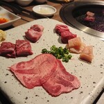 Tare Yakiniku Horumon Nikunabe Tamaya Nikuten - 