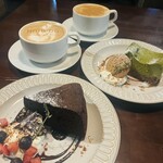 アナログ カフェ ラウンジ トーキョー - ガトーショコラ・抹茶のベイクドチーズケーキ