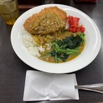 カレーショップ C&C  - 三元豚ロースかつカレー、トッピングのほうれん草（2024年2月15日撮影）