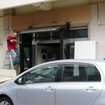 蛍の家族 - オープン前。お店の改装工事中の店長