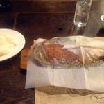 ステーキやるじゃん - ソース掛けたところ