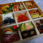 ボンファム - 正月は【おせち料理（1重）　１５７５０円】も有ります♪