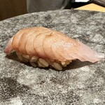 新宿御苑前 鮨らぼ  - メジナ