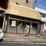 食堂ゆっち - 駐車場は店の前に停めました