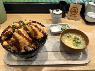 Toriyamaruhachi - ソースチキンカツ丼690円
