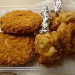 辻肉店 - カレーコロッケに、クリスマス前のチキンウィング
