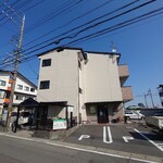 Wafuu Sutekihausu Ando Youshoku No Misei Mai - 昨日の店舗外観と駐車場
      この5台分が駐車場となる