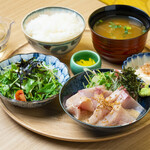 Fresh fish sesame sauce sashimi set meal with dashi soup