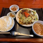 中嘉屋食堂 麺飯甜 - 回鍋肉定食