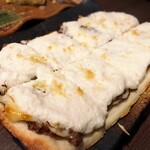 牛タン専門店 濱たん - 牛たんとろろピザ