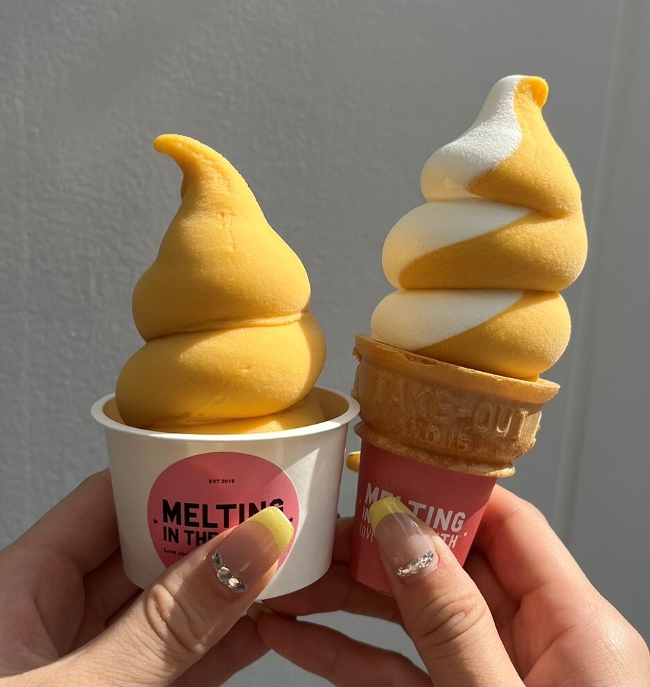 v*e様 ソフトクリームランプ ピンク 梅田】クリームソーダ専門店「CREAM HONEY CREAM」で至福のはちみつ