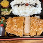 HAJIME - 熟成四元豚特上ロースかつ弁当