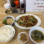 中華酒場 富味屋 - レバニラ炒め定食850円