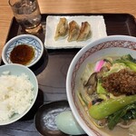 Nagasaki En - 日替定食。坦々ちゃんぽん、餃子にライス