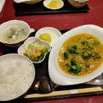 創作料理 YAESU BISTRO - 上海蟹と旬野菜炒め@3500円