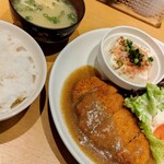 社 - 奴とんかつ定食　650円