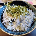 Kamakura Shokudou - ２色丼