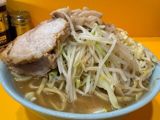 Ramen Jirou - 小ラーメン(ニンニク・アブラ)横から