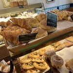 La Brioche - 定番のクロワッサンやデニッシュの他に今すぐ食べたくなるようなパンたちがいっぱい！