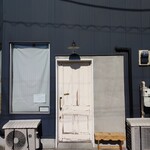 パティスリー アンカド - たてつけが悪すぎる入口(*´艸｀*)