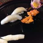 陸女鮨 - 墨烏賊と海胆。