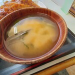 第一食堂 - 味噌汁はワカメと豆腐
