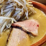 味噌っ子 ふっく - 味玉味噌らーめん・もやし大盛り、1,100円。