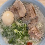 kyoutora-memmitsuyoshi - 京都拉麺白チャーシューに味玉追加