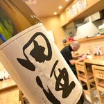 Nomikuidokoro Akinaiya - 青森県の蔵元 西田酒造の田酒！当店には青森出身のママさんが心を込めてが届けてくれてます！