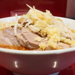 ラーメン二郎 - ラーメン半分＋ニンニク少し＋ＳＫうずら