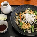 そば処みよし - 桜えびとあおさ蕎麦（冷）つゆも少なくて、蕎麦湯で割って飲むほど残らなかった（笑）蕎麦つゆも特に印象がなく。この日は舌がおかしかったのかも‥と思うほど。