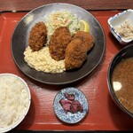 まるさ水産 - 牡蠣フライと牡蠣クリームコロッケ