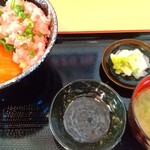 釣りよかでしょう。×ますよね 海鮮丼屋 - 