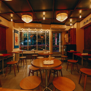 [Can be reserved] A stylish space with the theme of good luck. Also for dates and anniversaries