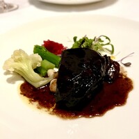 La Brianza - 仔牛の頬肉（赤ワインとカシスで煮）