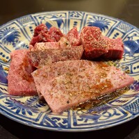 肉 希々 - 