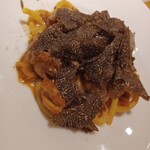 アドゥエパッシ - イノシシと黒トリュフのパスタ