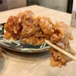 Hokkaidou ramen miso kuma - 唐揚げ、でかっ！