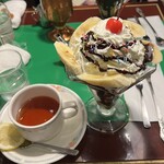 喫茶店 セブン - チョコレートパフェと紅茶