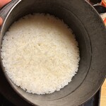 宮川町　水簾 - メインディッシュ：ゆめぴりか～ご飯は精米したてのお米を、南部鉄羽釜を使っておくどさん(かまど)で丁寧に炊き上げております～